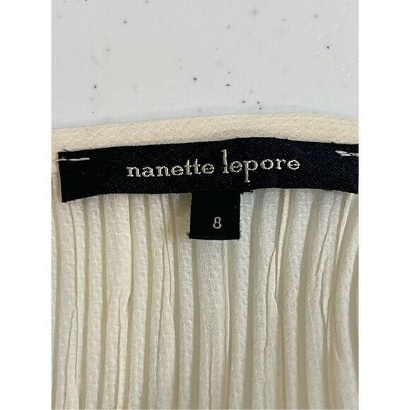 Nanette Lepore women’s size 8 pleated long sleeve blouse Creme - Picture 5 of 5